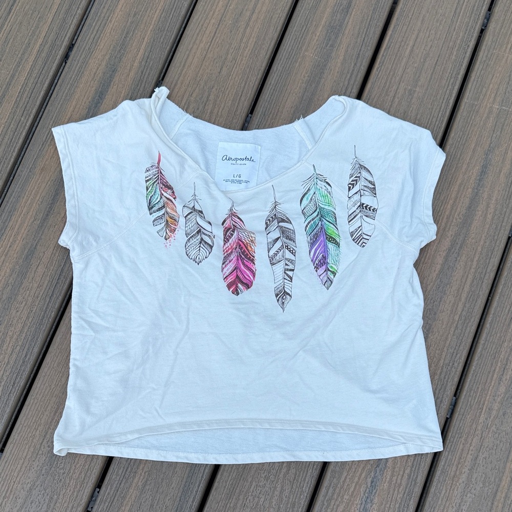 Aeropostale White Top with Multicolor Feather Print